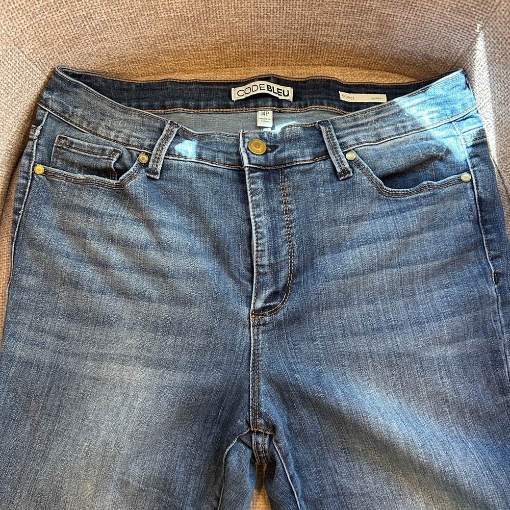 Code Bleu Soho Skinny Faded Blue Denim Jeans - Picture 2 of 6